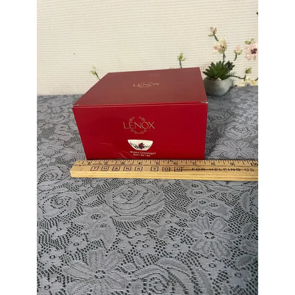 Lenox Winter Greetings Cardinal Bowl 7 in Ivory Gold Trim Holly Berry Christmas